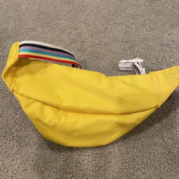 Abercrombie and Fitch kids- yellow Fannypack - Picture 2 of 5